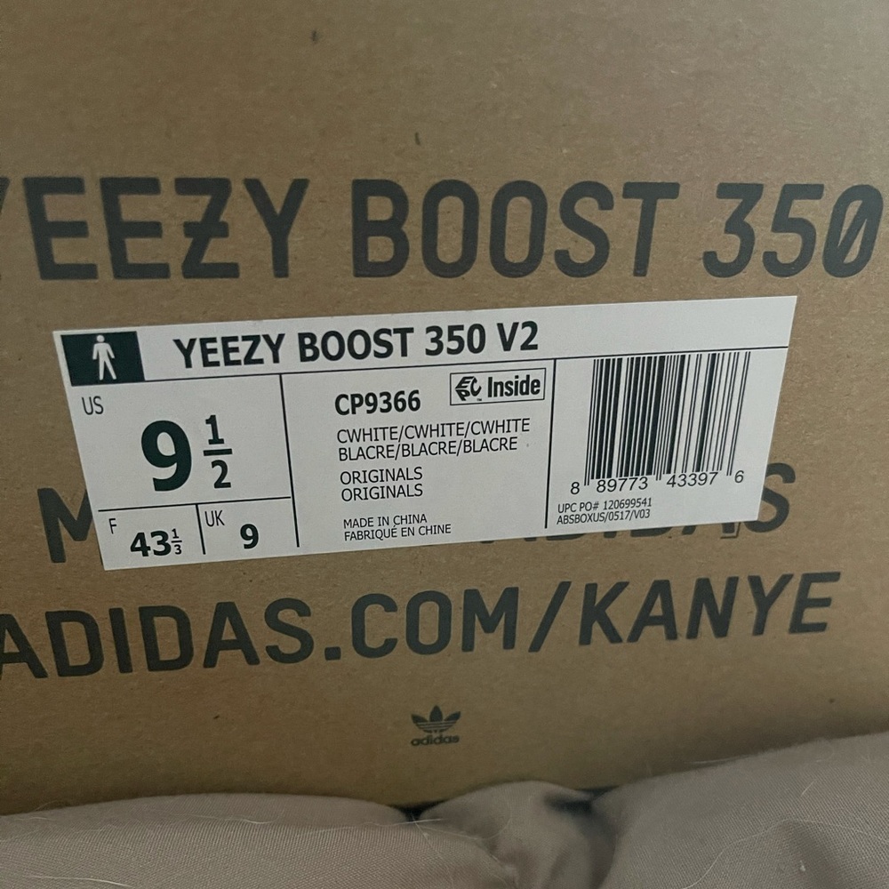 adidas Yeezy Boost 350 V2 Cream/Triple White 9.5 - Picture 5 of 8